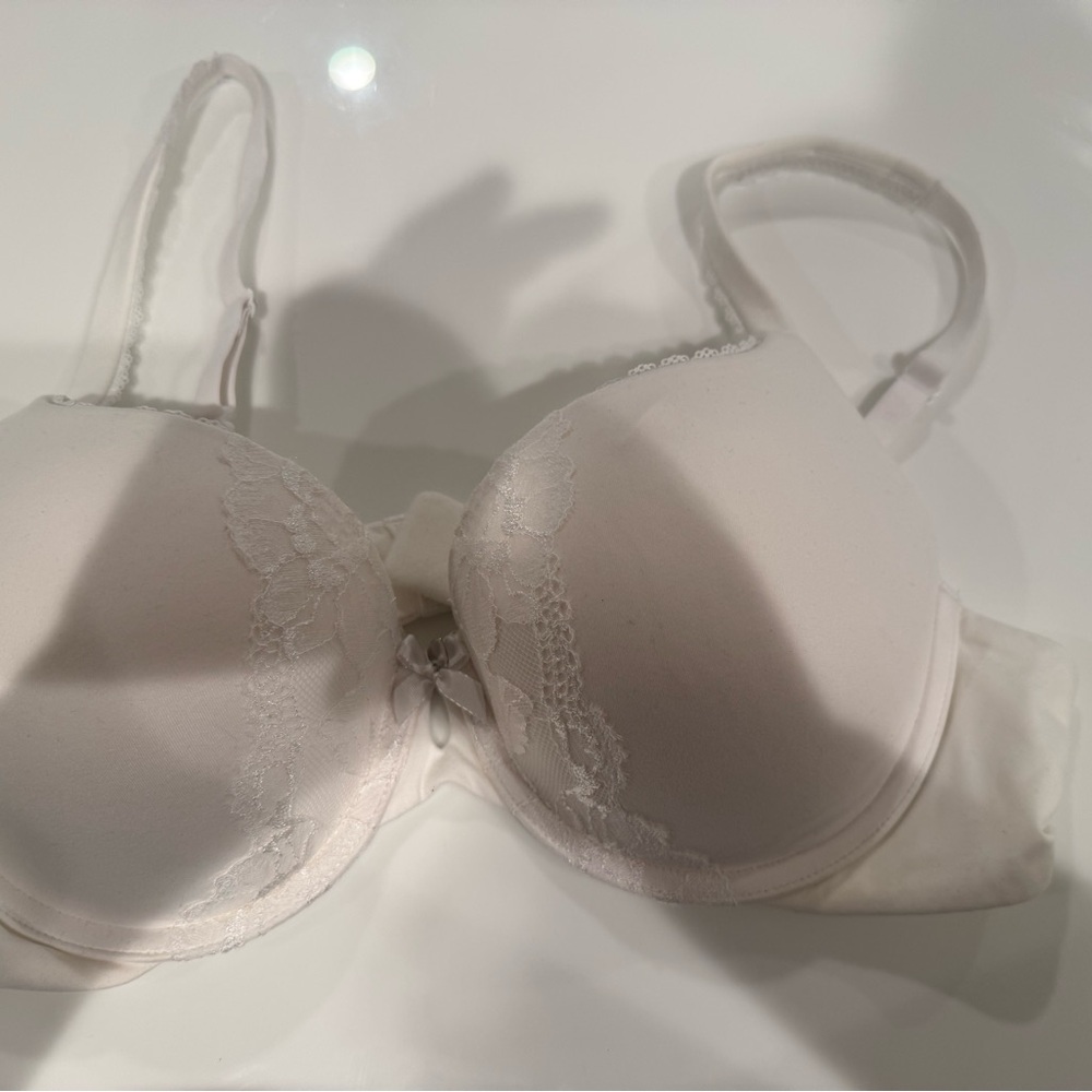Victoria's Secret Light Cream Lace-Trim Push-Up Bra